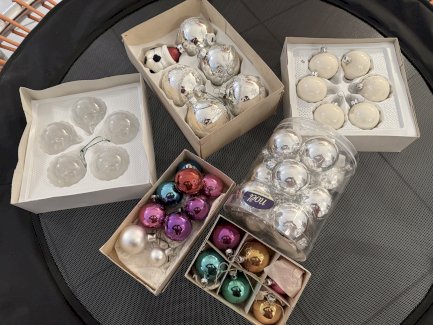 42 teilige Set an Weihnachtskugeln - Gratisinserat.ch