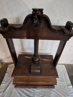 Antike Presse aus Holz - Gratisinserat.ch