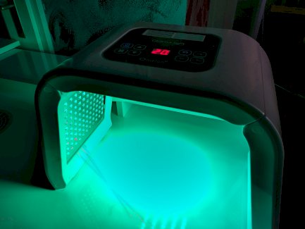 Led therapy OMEGA light von O\'MELON - Gratisinserat.ch