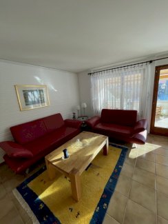 Lederpolstergruppe in rot mit / ohne Eichenholztisch - Gratisinserat.ch