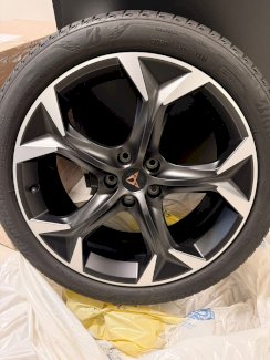Zu verkaufen sind 4X originale CUPRA Alufelgen mit neuen Reifen