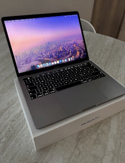 Apple Macbook Pro 13 / Touchbar / Guter Zustand / OVP