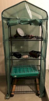 Gewächshaus mit Zubehör zu verkaufen - Gratisinserat.ch