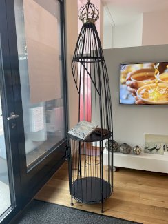 Deco Ständer mit goldige Krone