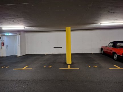 Parkplatz in Tiefgarage zu vermieten.