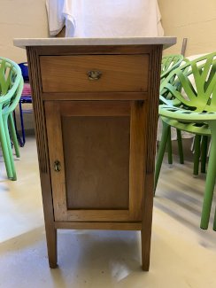 Nachttischli - Liebhaberstück - Gratisinserat.ch