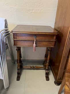 Nähmöbeli - Liebhaberstück - Gratisinserat.ch