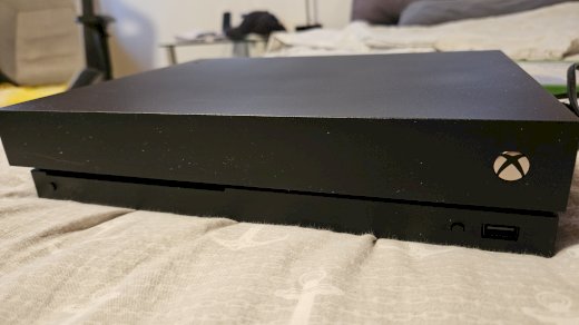XBox One X/1TB/4K Bluray - Gratisinserat.ch