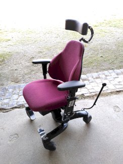 Elektrisch verstellbarer Trippelstuhl für Senioren VELA Tango 700E - Gratisinserat.ch