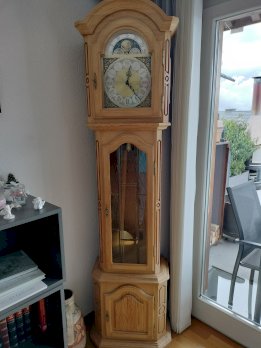 Standuhr mit 1/4 Stundenschlag und 3 Melodien