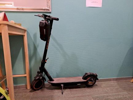 Yadea E-Scooter KS5 pro 20km/h Garantie bis 03/2027 wie neu