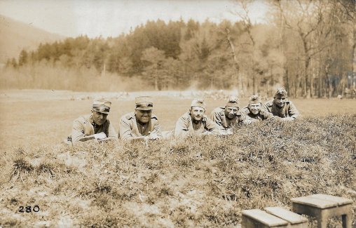 MILITÄR - SOLDATEN Off. und UO - im Feld um 1930 - Gratisinserat.ch
