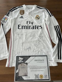 James Nr. 10 Real Madrid Trikot  handsigniert vom gesamten Team
