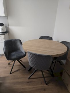 Esszimmertisch mit 4 Stühlen - Gratisinserat.ch