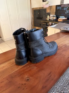 Michael Kors Stiefel Schwarz - Gratisinserat.ch