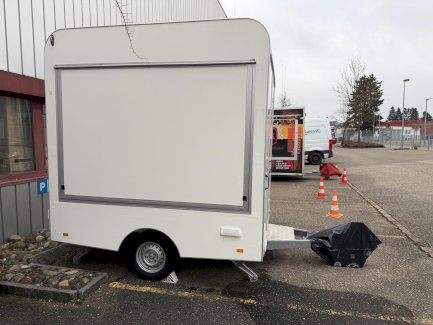 Foodtruck / Verkaufsanhänger Tomplan T 1800 – komplett ausgestattet & sofort einsatzbereit - Gratisinserat.ch
