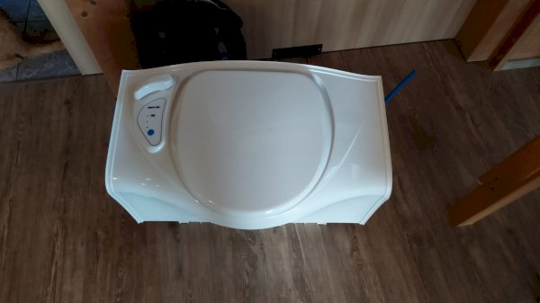 Neue Thetford Banktoilette C403-L günstig zu verkaufen