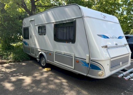 Gepflegter Wohnwagen mit umfangreichem Zubehör zu verkaufen - Gratisinserat.ch