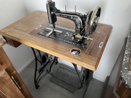 Nähmaschine antik - Gratisinserat.ch