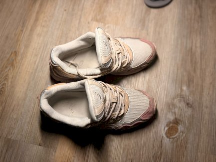 ASICS Sneaker Rosa/Beige – Trendiger Retro Y2K Look
