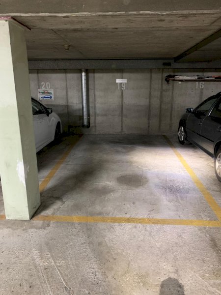 GARAGENEINSTELLPLATZ NAHE ZENTRUM VON BRIG ZU VERKAUFEN
