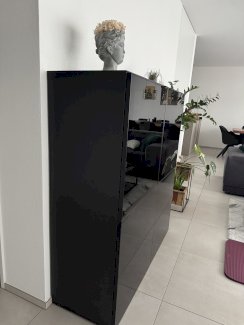 IKEA BESTÅ Sideboard, 2 Korpusse, 4 Türen + Glasplatte