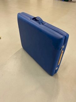 Klappbare Massageliege in Hellblau höhenverstellbar