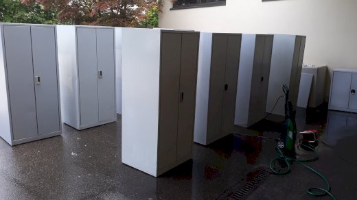 Lista Metallschrank div Modelle stark gebraucht