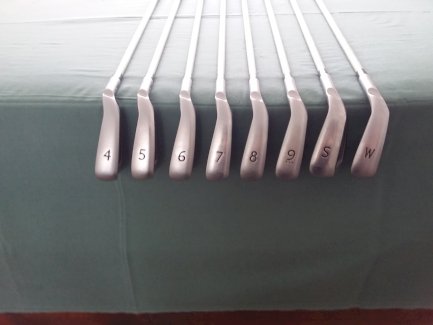 GOLF PING G400 Eisen Rechthand 8 Stück, 4er-9er, W 18gr, SW 11gr  - Gratisinserat.ch