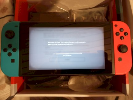 Nintendo Switch mit Zubehör und Spiele zu verkaufen - Gratisinserat.ch